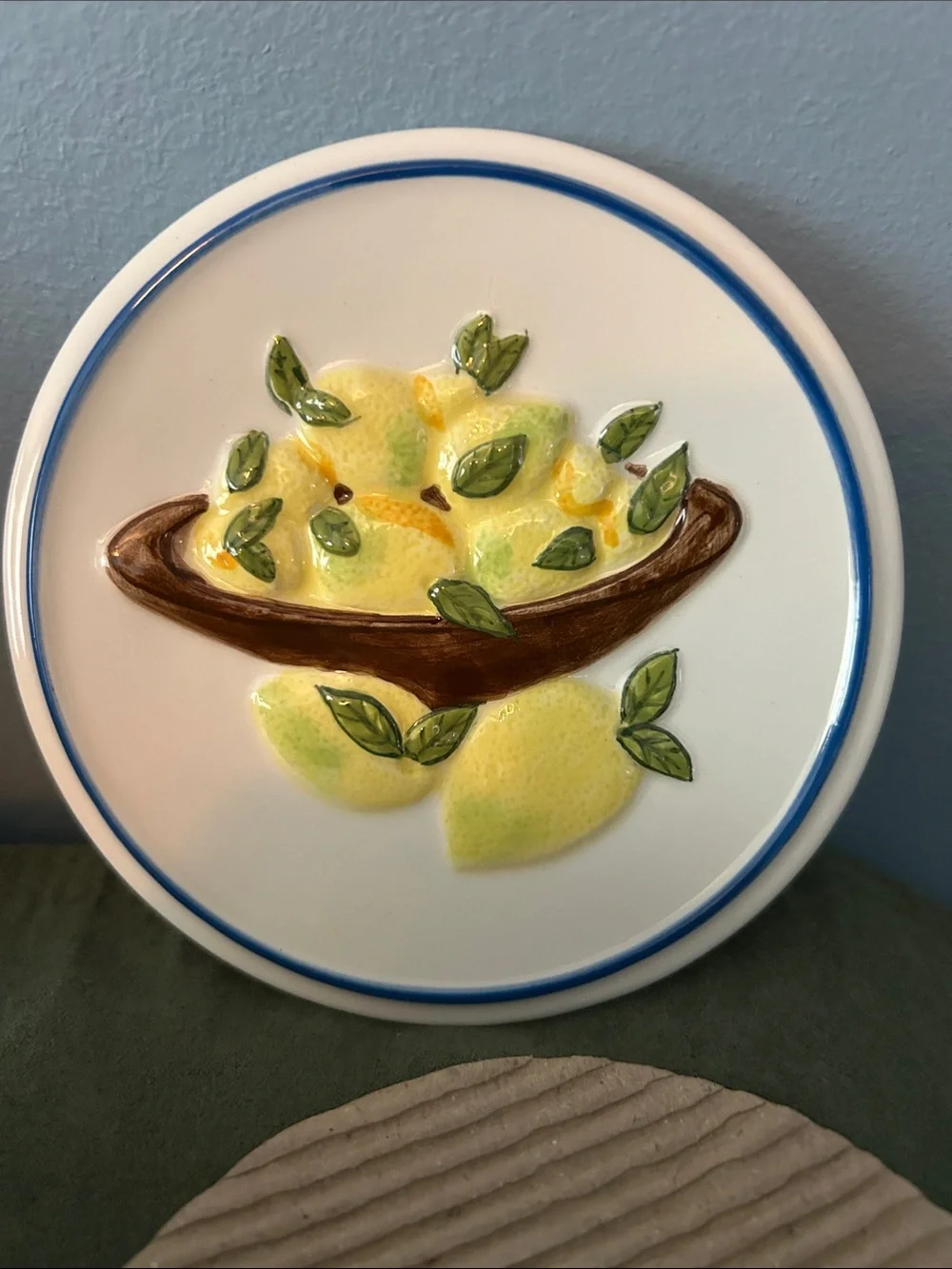 Sorrento Miniature Lemon Plates 3D Majolica -like Yellow and Blue Set of 4 EUC